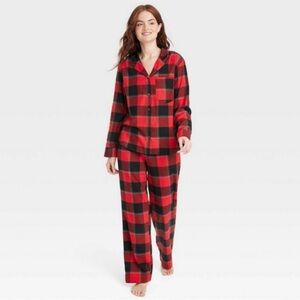 NWT Woman’s Stars Above Target Christmas Buffalo Plaid Pajamas Set NWT